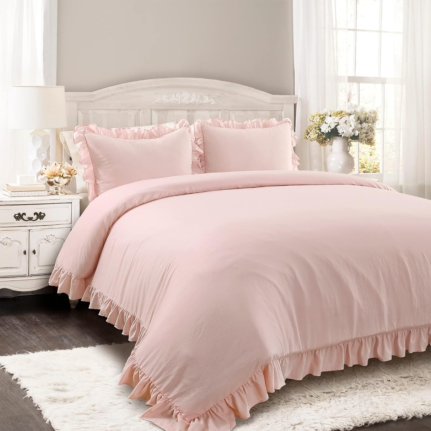 Lush Decor Reyna Ruffle Comforter Set - 3 Piece Cozy Ruffled Bedding Set - Timeless Elegance and Comfort for Dorm Room - Full/Queen, White