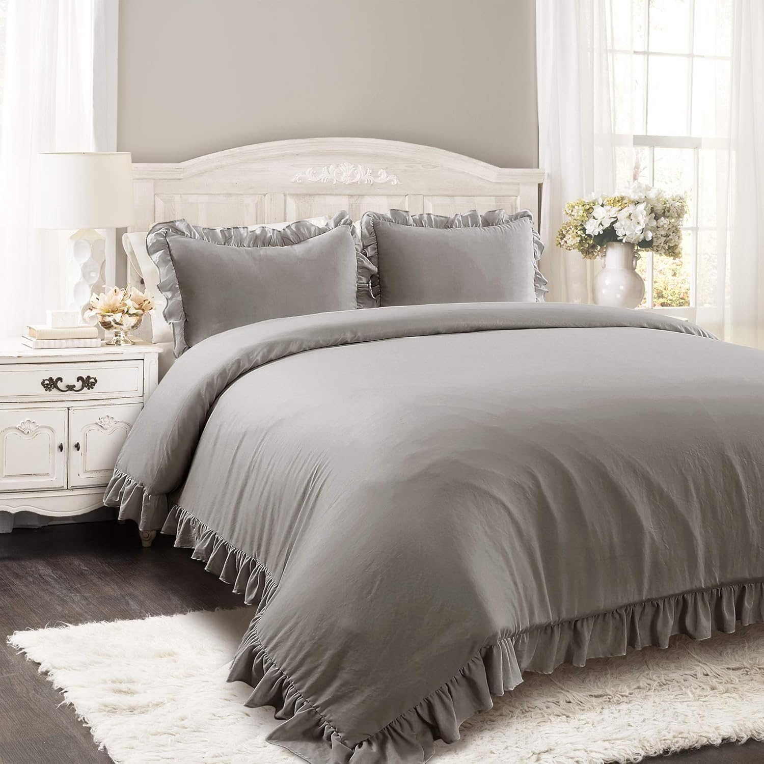 Lush Decor Reyna Ruffle Comforter Set - 3 Piece Cozy Ruffled Bedding Set - Timeless Elegance and Comfort for Dorm Room - Full/Queen, White