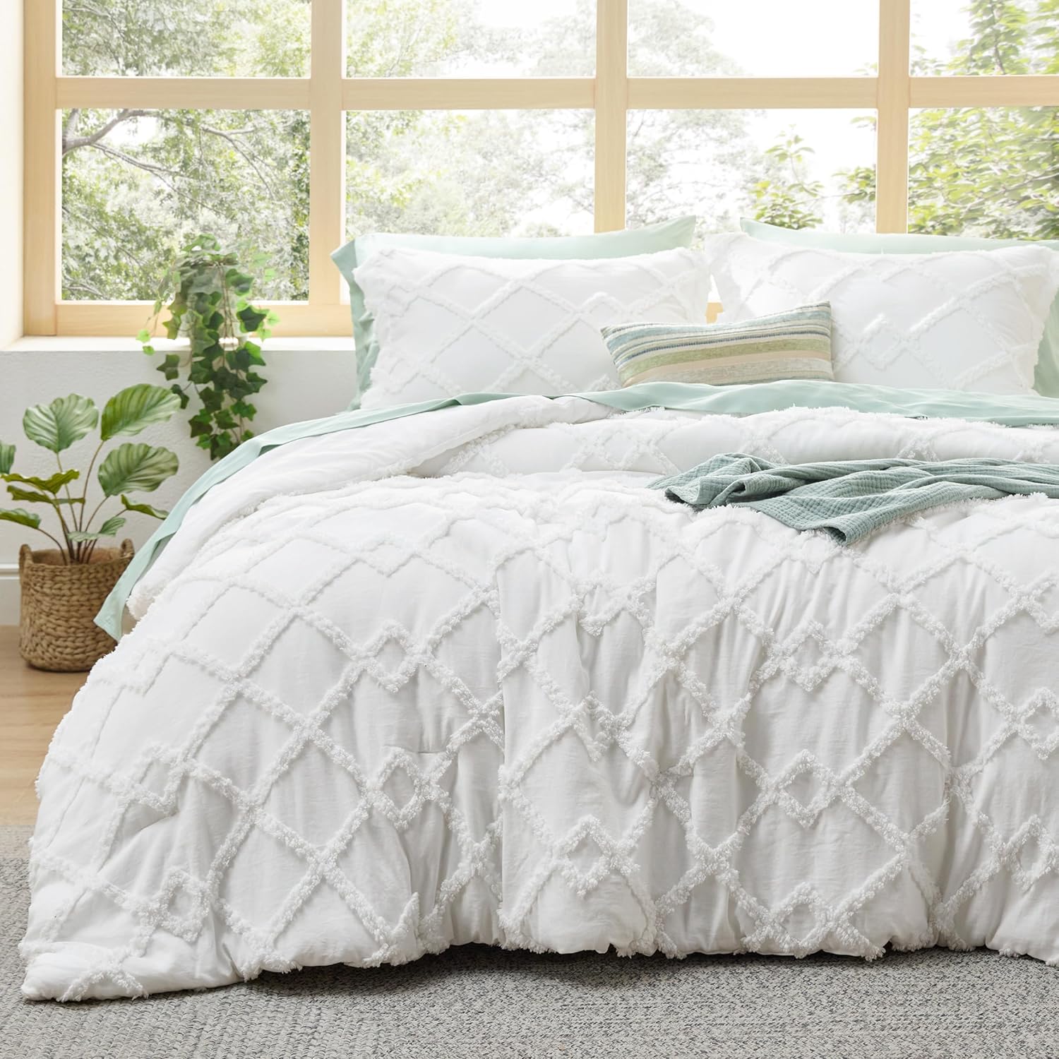 Bedsure Tufted Boho Comforter Set Queen Size - Linen Boho Bed Set, GentleSoft™ 3 Pieces Farmhouse-Style Embroidery Bedding, Gifts for Woman