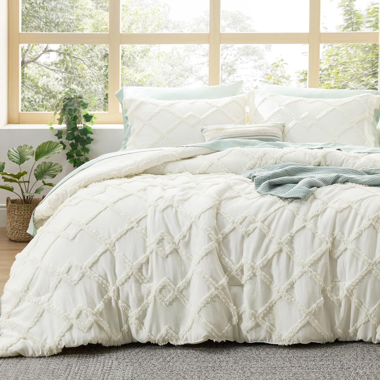 Bedsure Tufted Boho Comforter Set Queen Size - Linen Boho Bed Set, GentleSoft™ 3 Pieces Farmhouse-Style Embroidery Bedding, Gifts for Woman